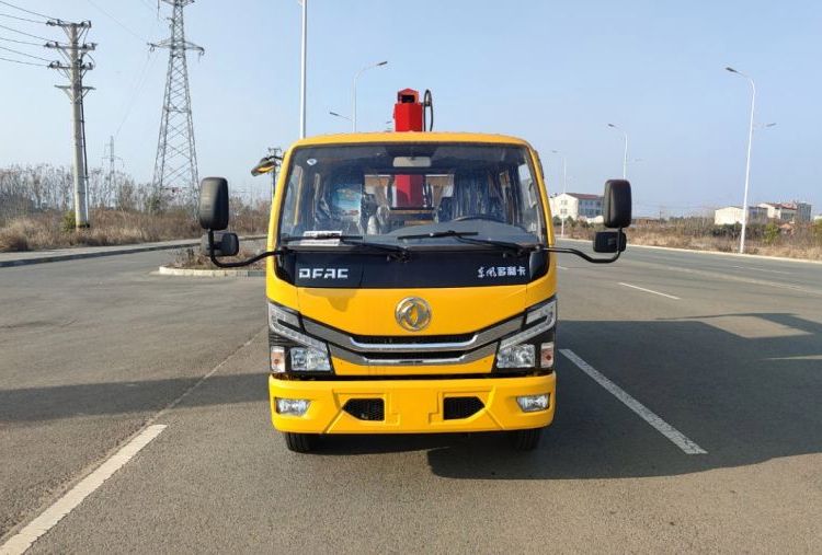 D6雙排座藍(lán)牌隨車起重運(yùn)輸車免征車型檢修隨車吊