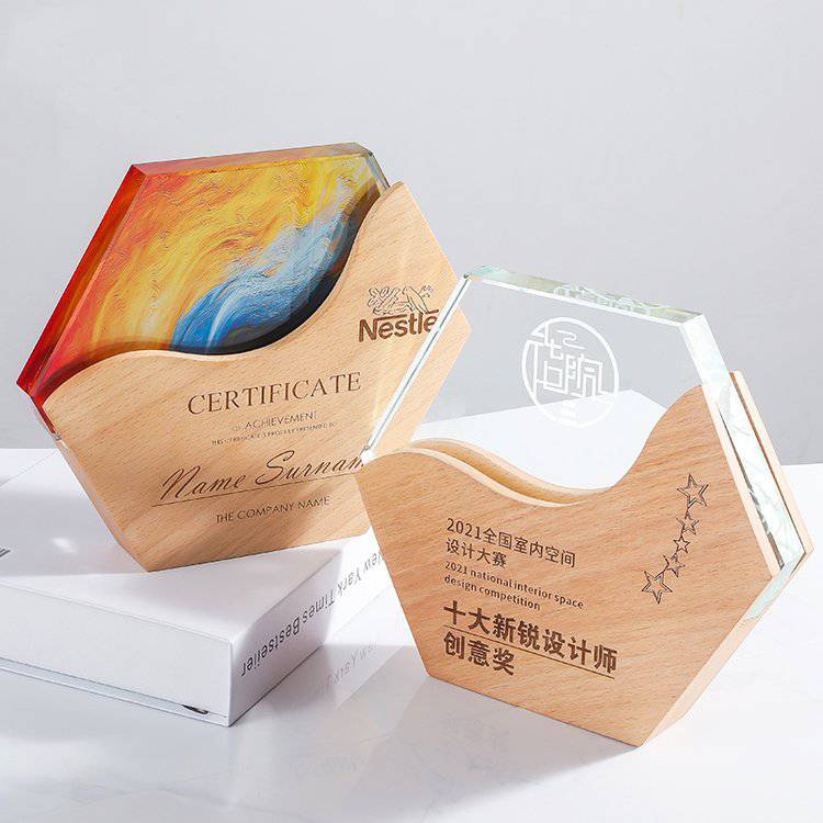 實木水晶獎杯定制創(chuàng)意木質(zhì)獎牌六邊形訂做企業(yè)退伍退休紀念品