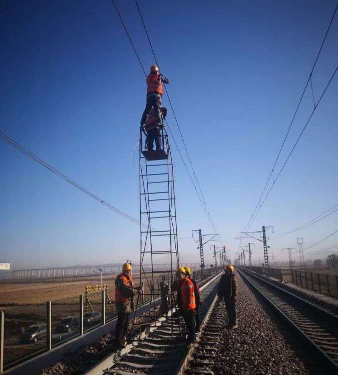 車梯鐵路搶修爬梯檢修高空工作平臺(tái)接觸網(wǎng)檢修金屬鋼管梯車